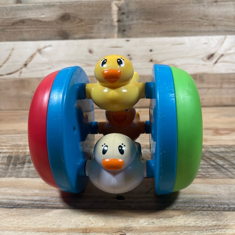 Playskool Busy Chase & Crawl Rolling Ducks 2006 Musical Rattle Wind Up Baby Toy